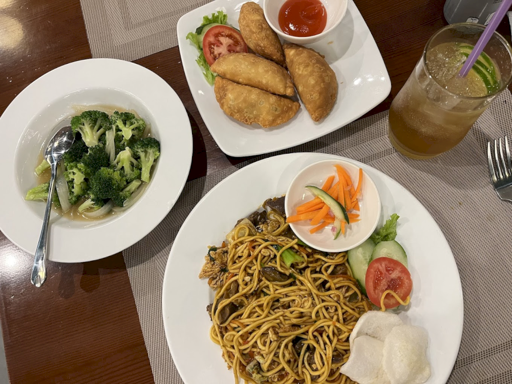 Discover the delicious variety of Indonesian cuisine at Batavia